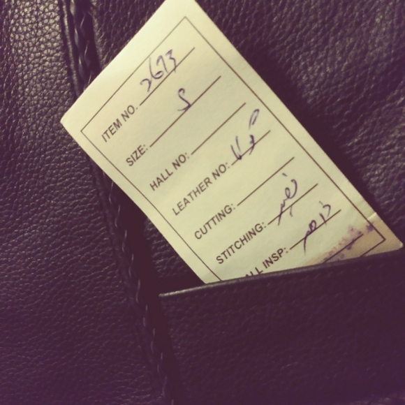 Black Leather Vest - Picture 4 of 11